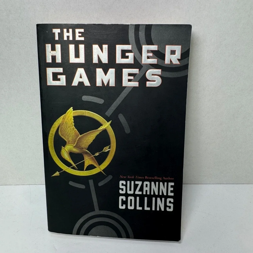 The Hunger Games Suzanne Collins Paperback Book Dystopian Young Adult Novel EUC